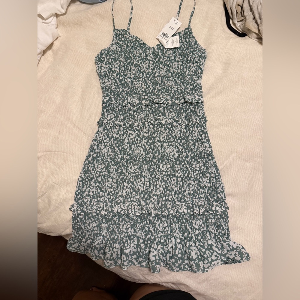 Abercrombie Green and White Smocked Dress - Size Small. New with tags